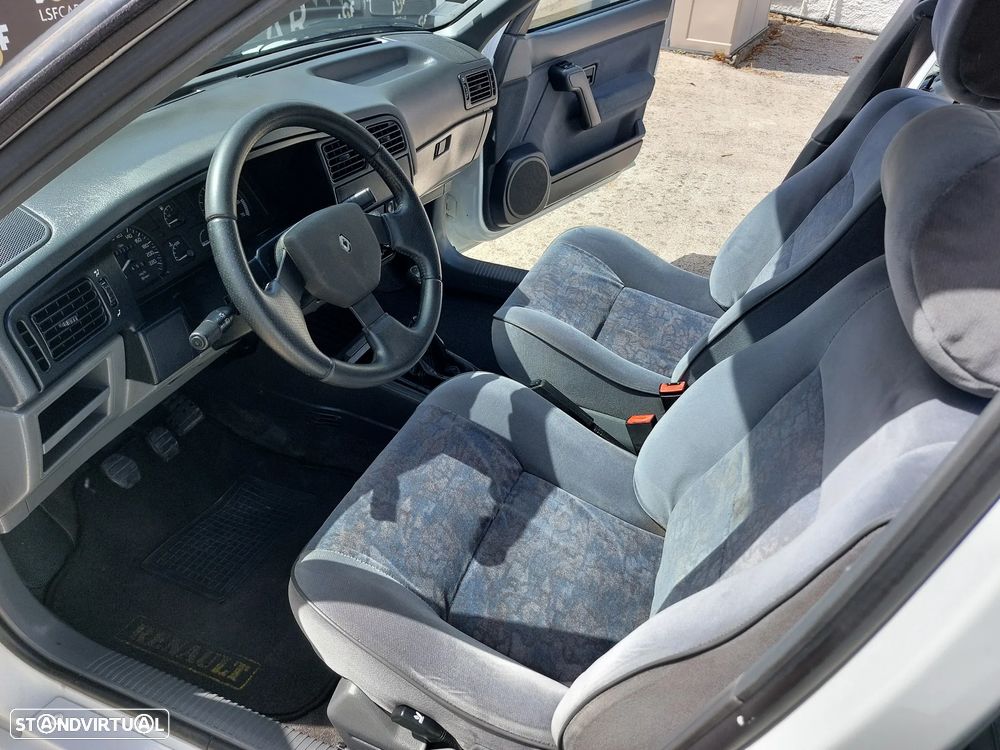 Renault 19 1.4 RTi - 9