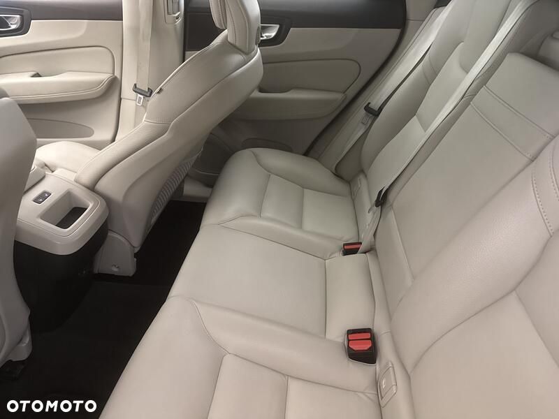 Volvo XC 60 B4 D AWD Inscription - 20