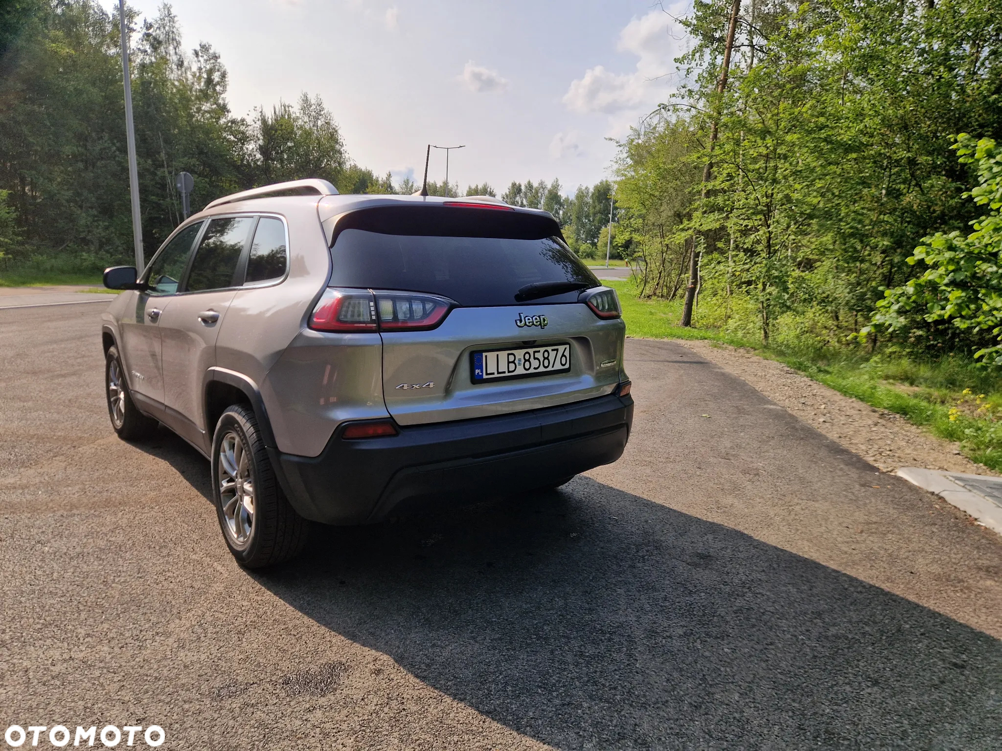 Jeep Cherokee - 4