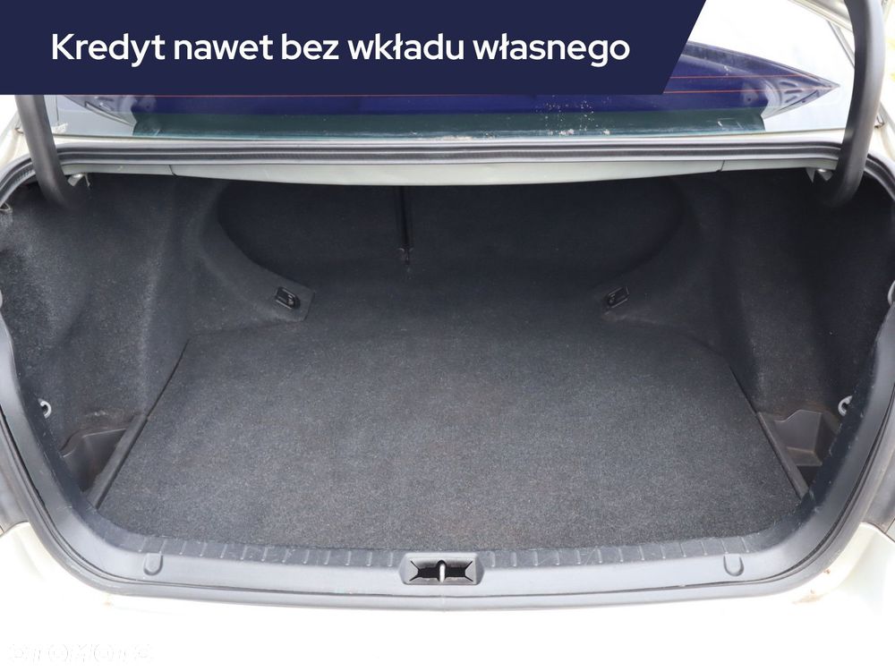 Toyota Avensis - 15