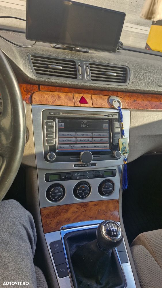 Volkswagen Passat 2.0 TDI BlueMotion Technology DPF Comfortline - 8