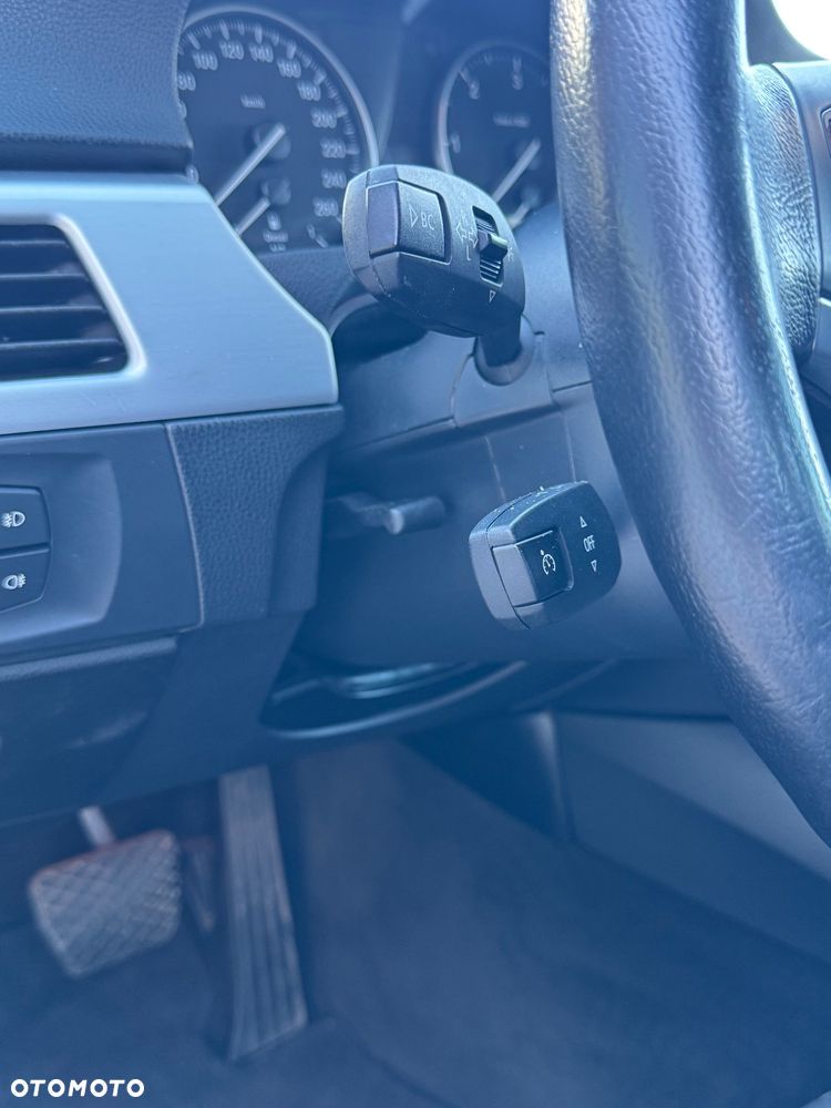BMW Seria 3 - 25