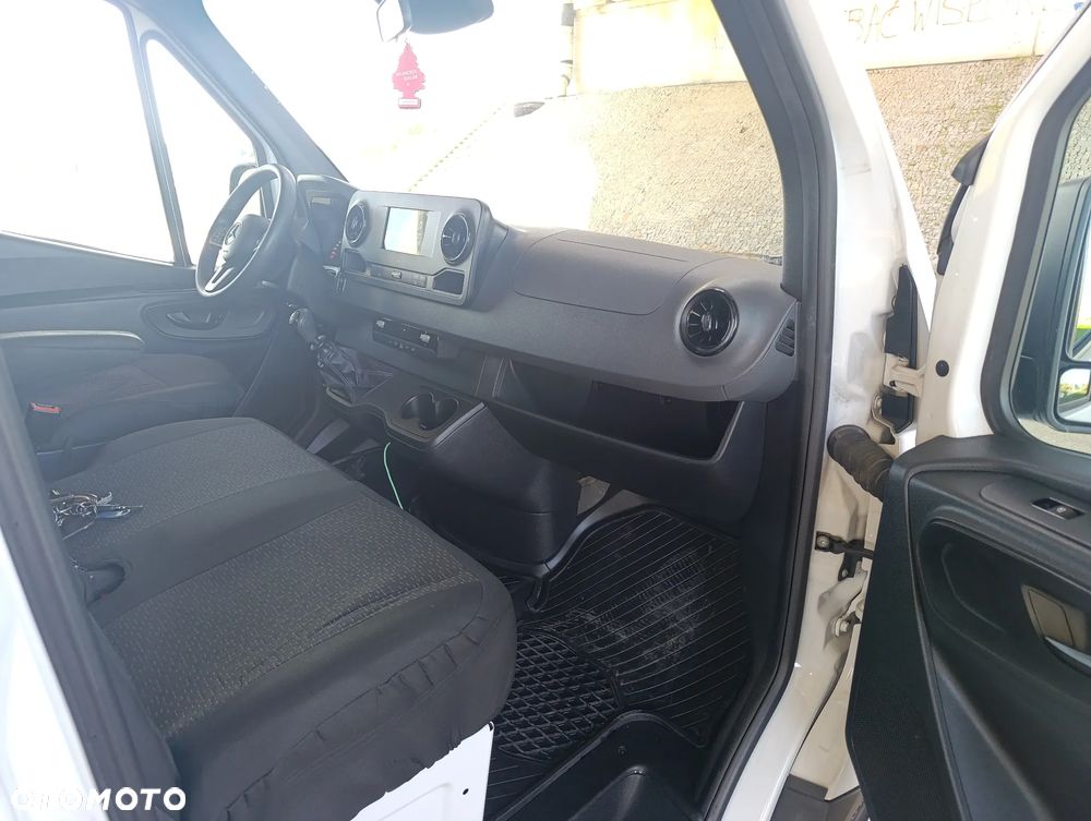 Mercedes-Benz Sprinter - 7