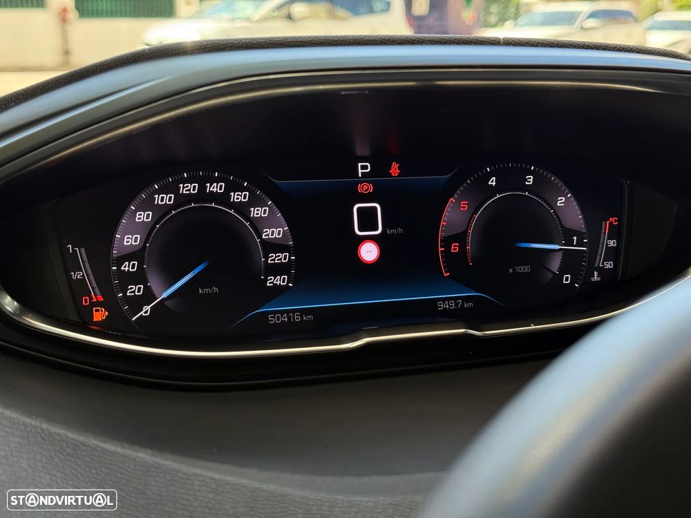 Peugeot 3008 1.5 BlueHDi Allure Pack EAT8 - 8