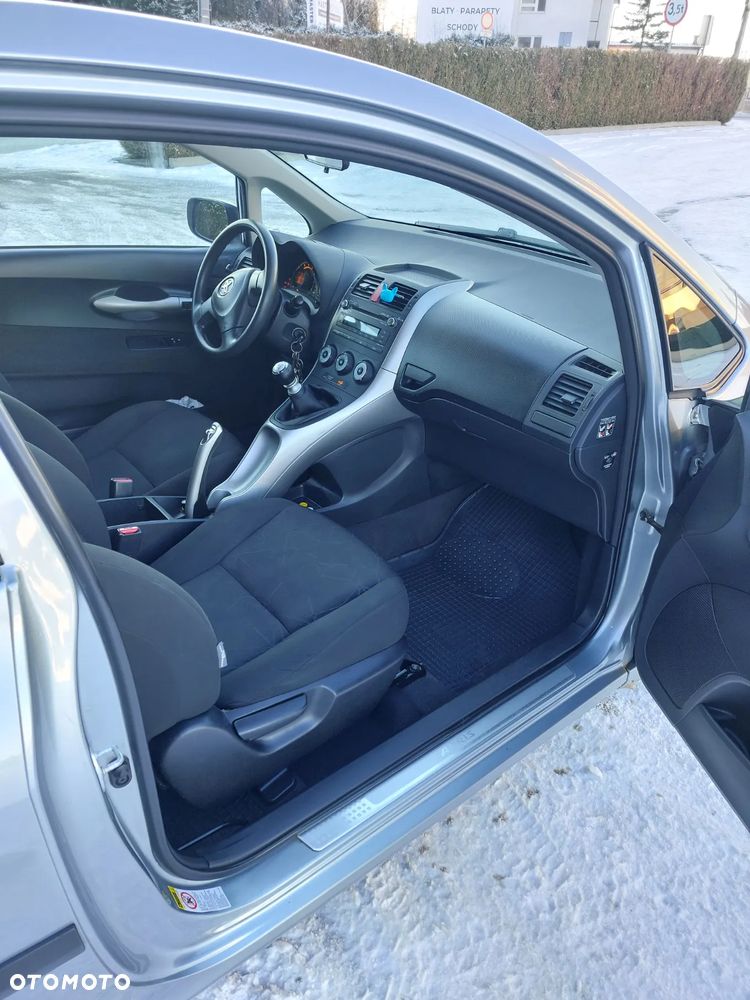 Toyota Auris 1.33 VVT-i Terra - 4