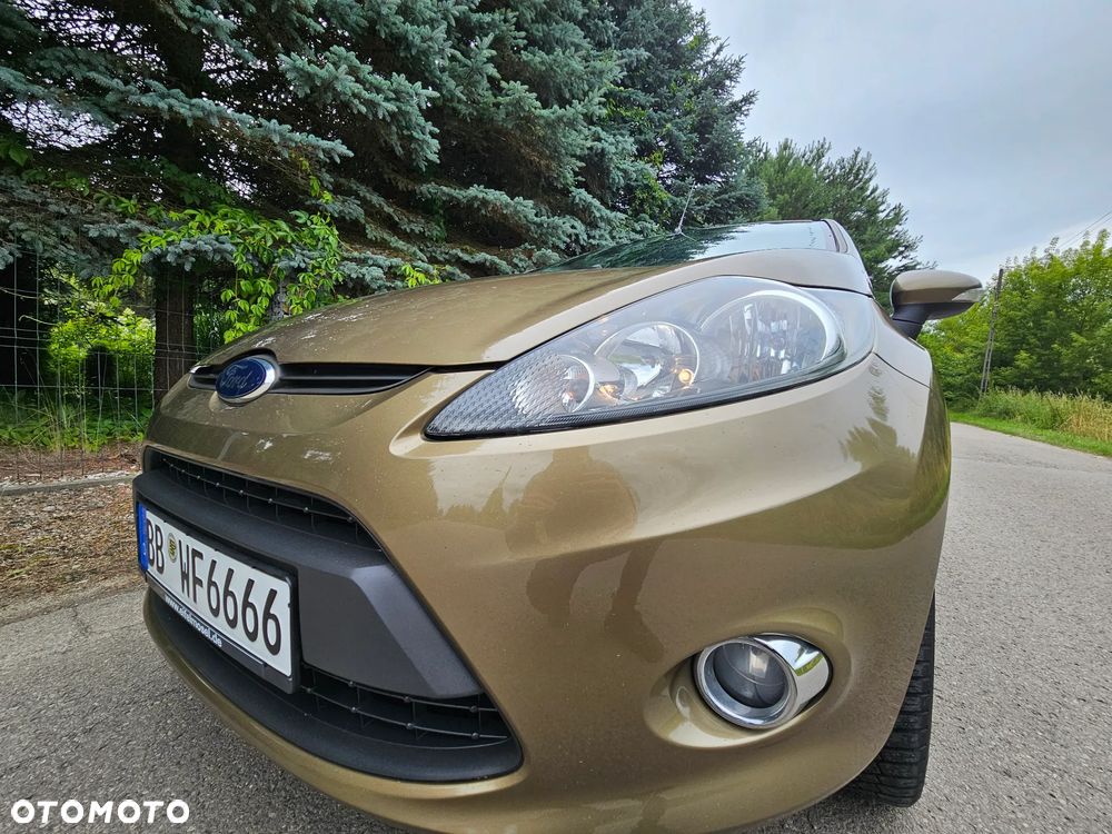 Ford Fiesta 1.4 Champions Edition - 14