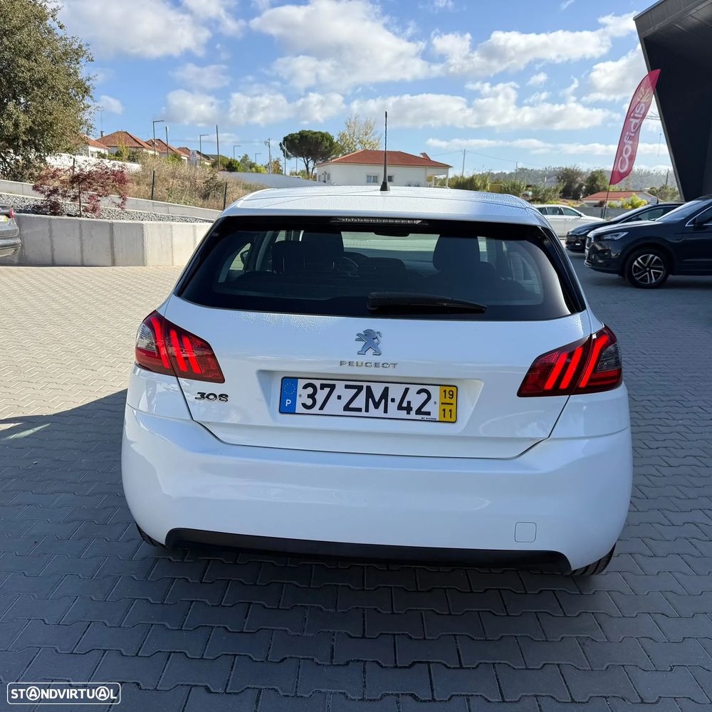 Peugeot 308 - 8