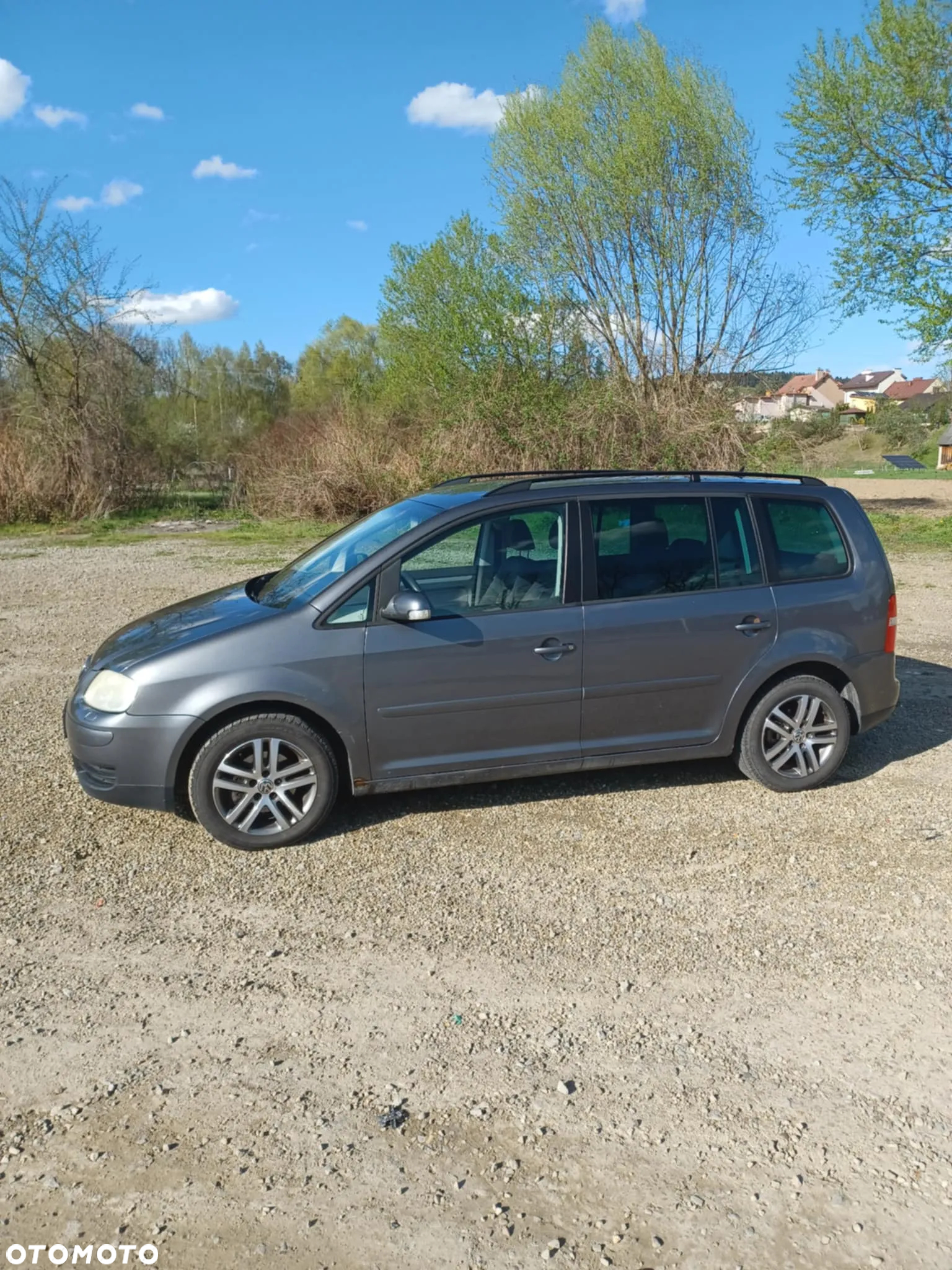 Volkswagen Touran - 2