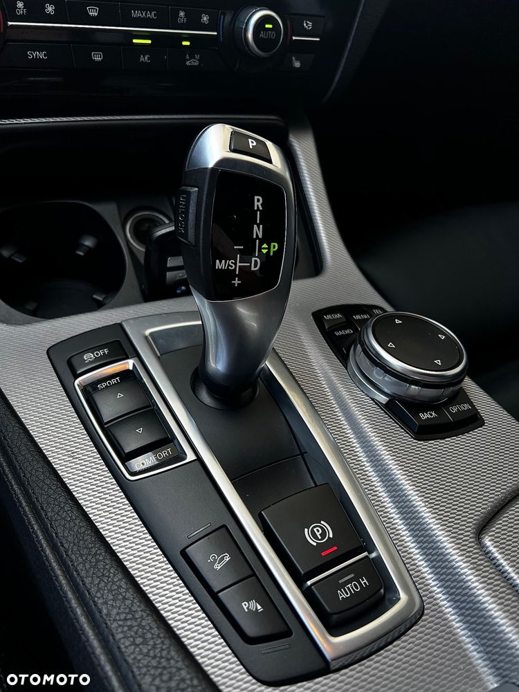 BMW Seria 5 530d xDrive - 25