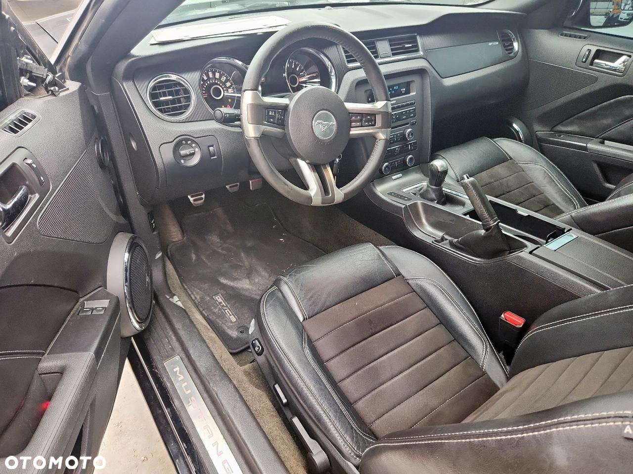 Ford Mustang - 8