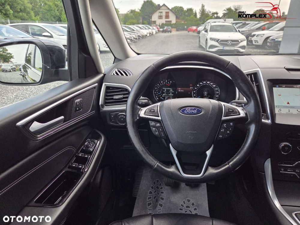 Ford S-Max - 17