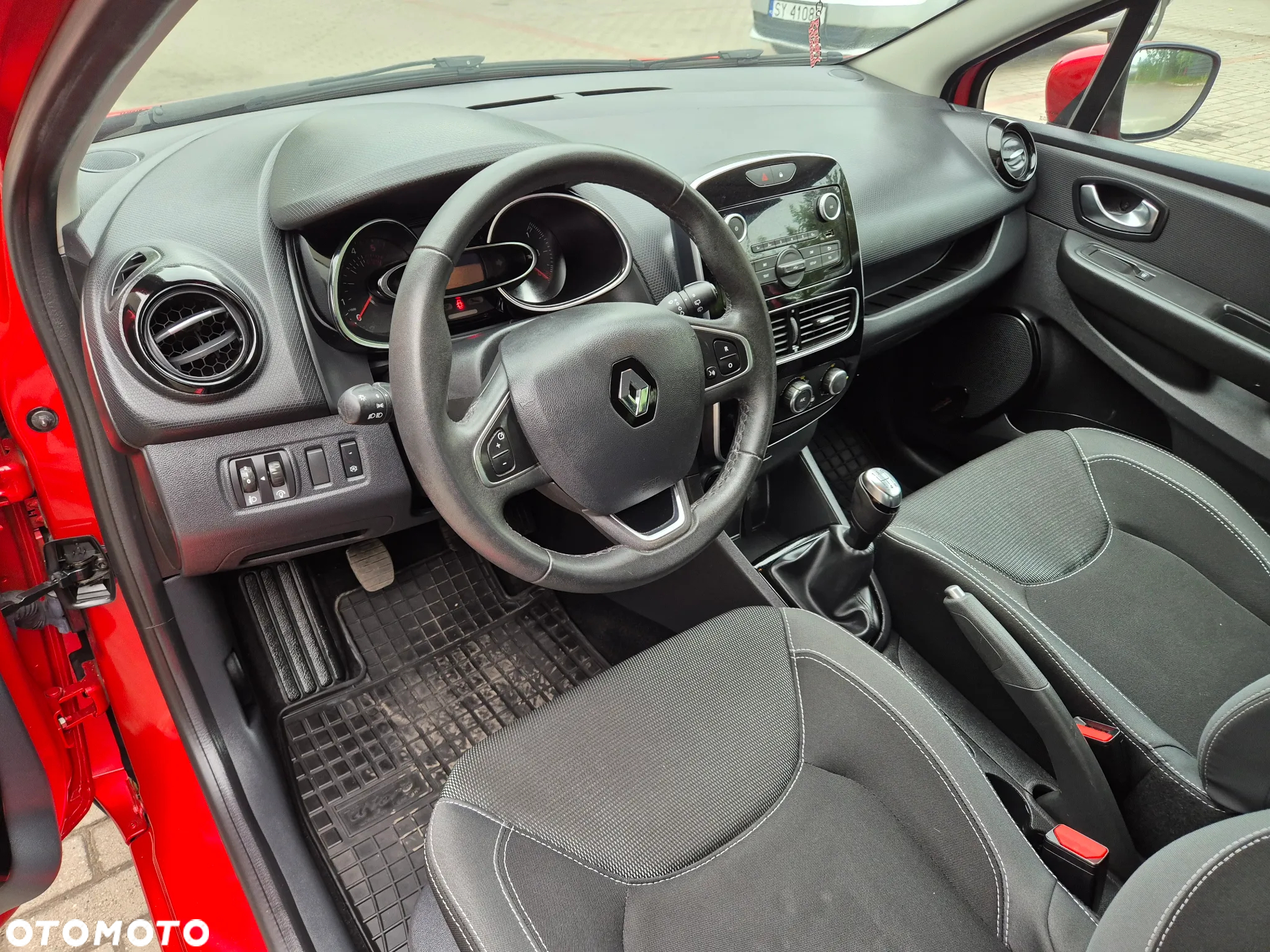 Renault Clio - 17
