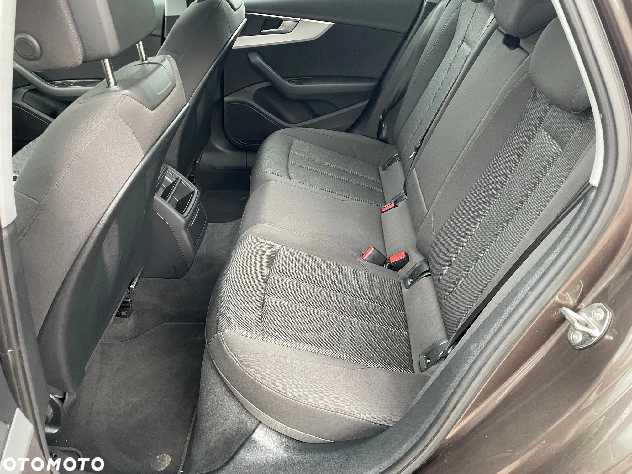 Audi A4 Avant 2.0 TDI ultra S tronic - 19