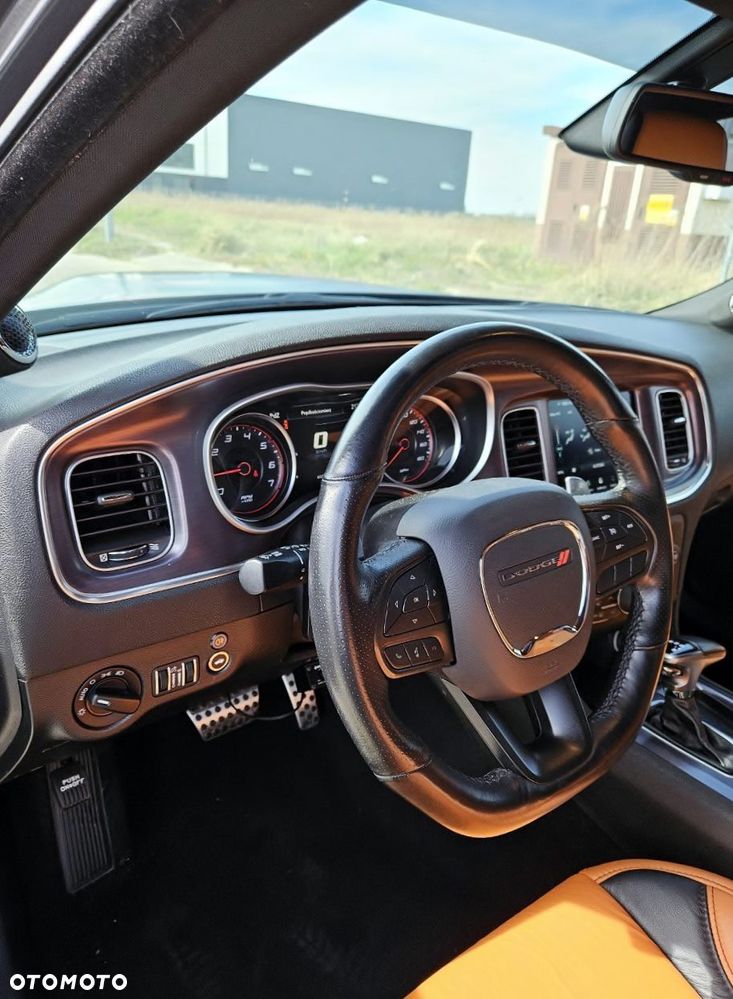 Dodge Charger 6.4 Scat Pack - 18