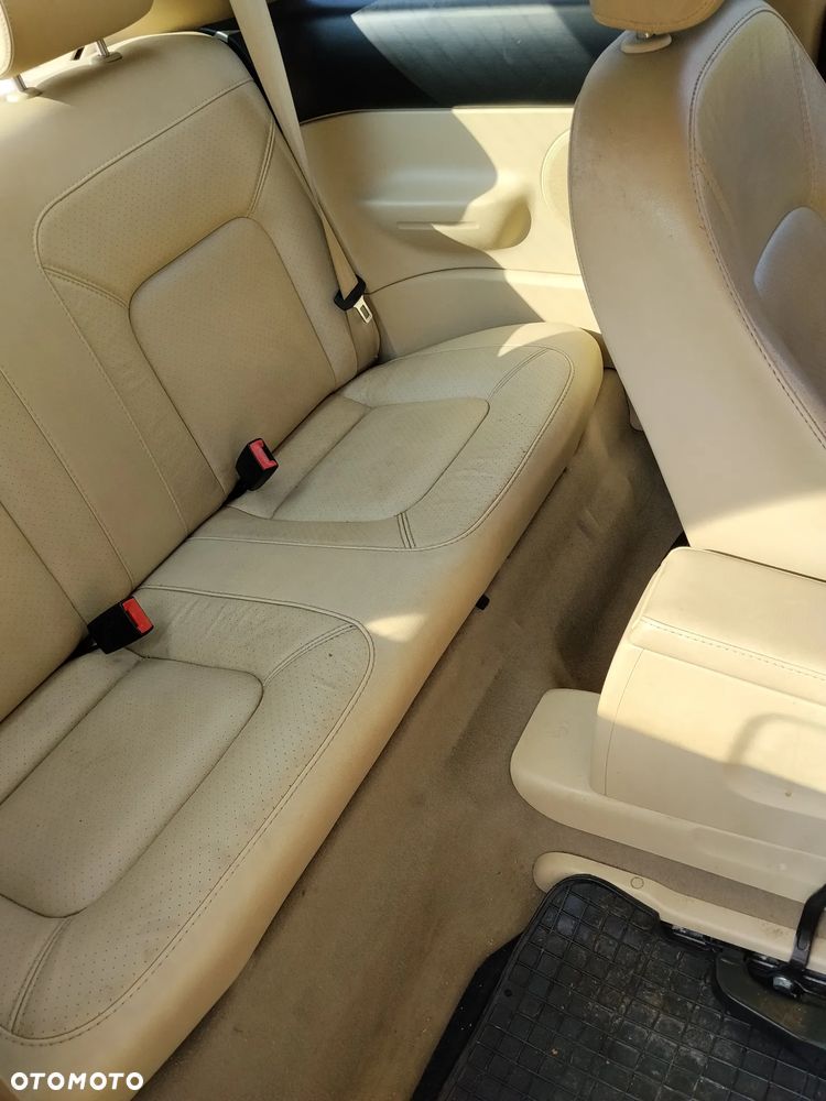 Volkswagen New Beetle - 6