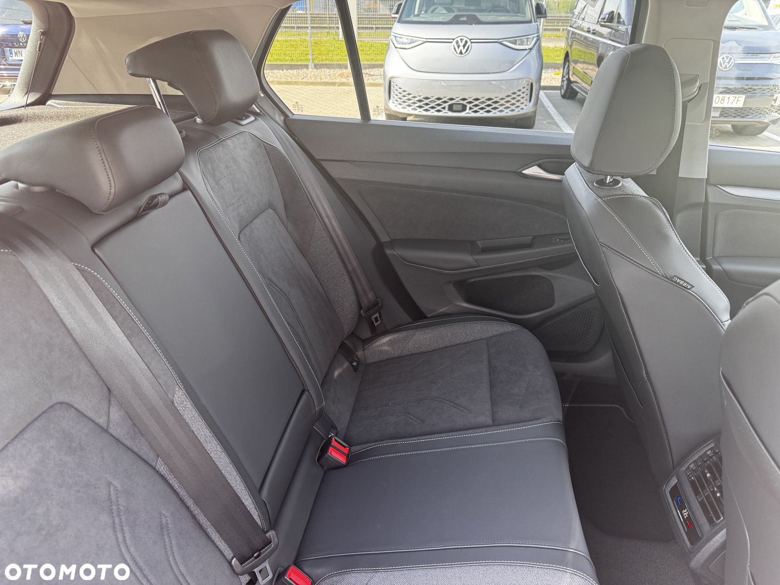 Volkswagen Golf - 11