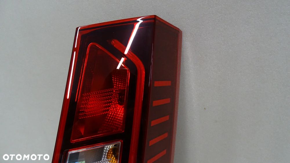 RENAULT EXPRESS II - lampa tylna prawa - 2