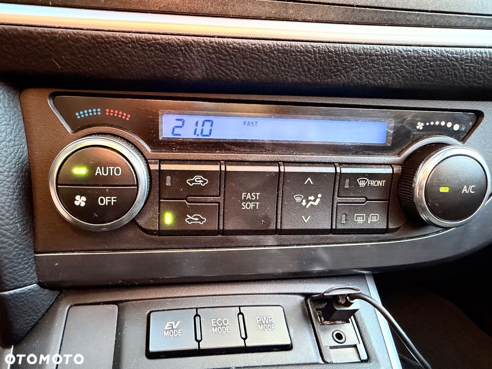 Toyota Auris 1.8 HSD Prestige NAVI - 30