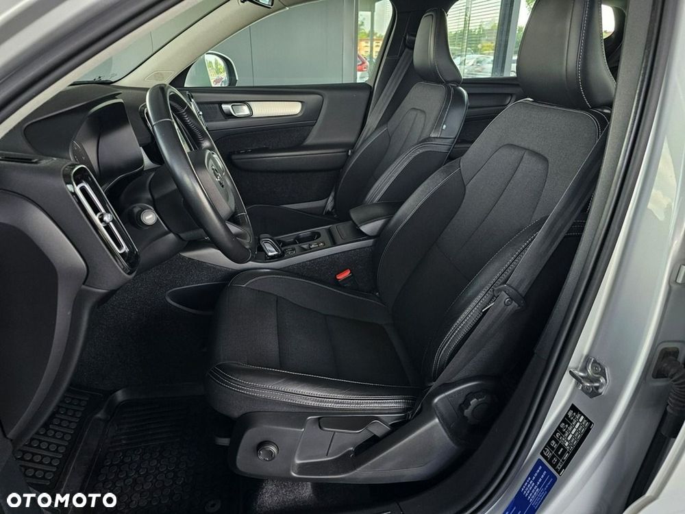 Volvo XC 40 - 25