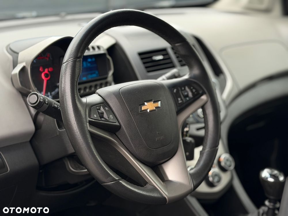 Chevrolet Aveo 1.6 LTZ - 13