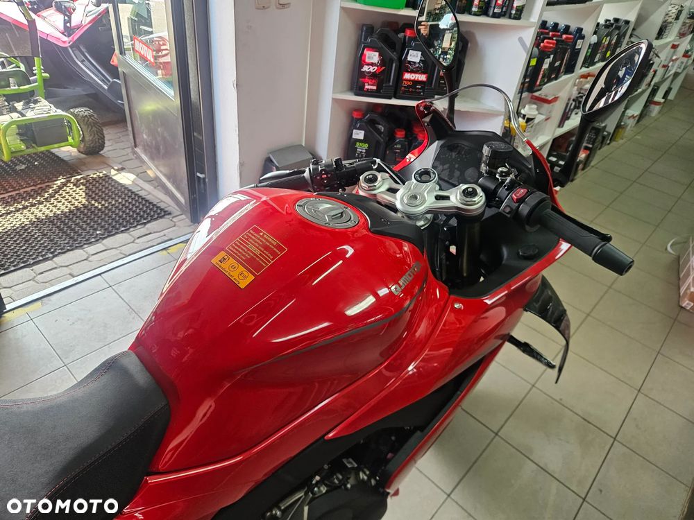 QJMOTOR SRK 800RR - 12