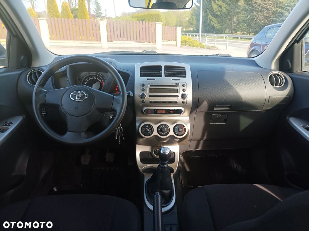 Toyota Urban Cruiser 1.4 D-4D 4x4 Life - 25
