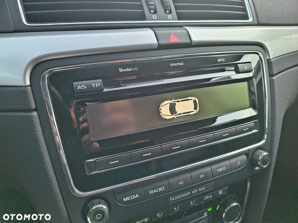 Skoda Superb 2.0 TDI PD Comfort - 25