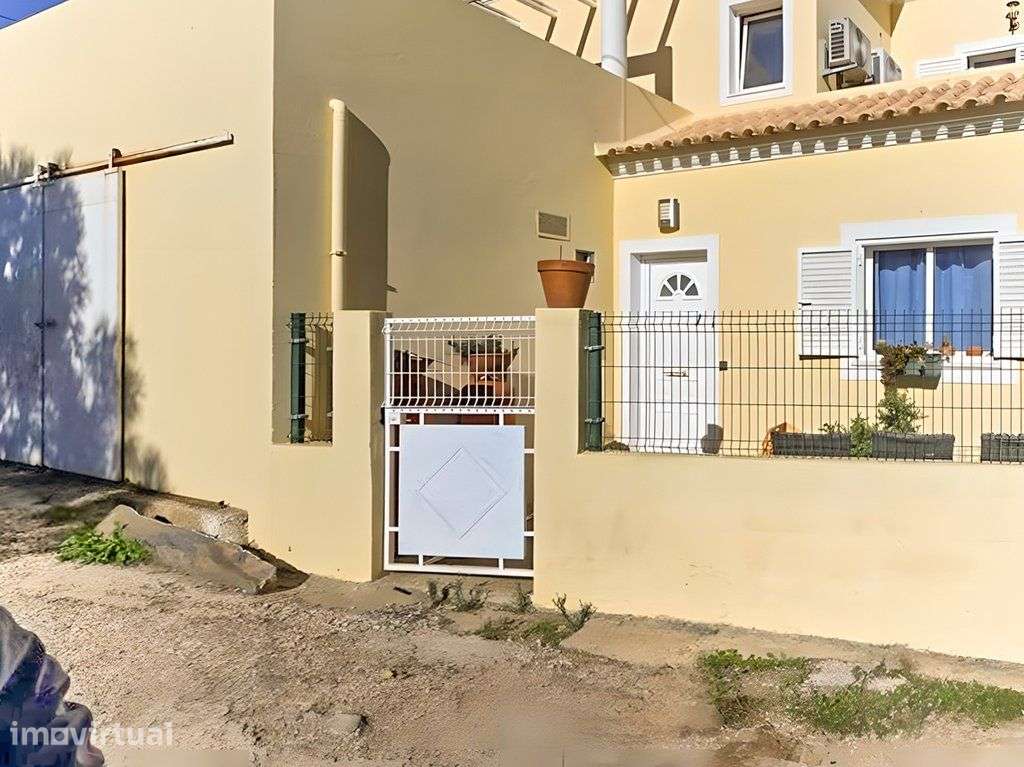 Moradia T2 com terraço em zona tranquila de Tavira - Grande imagem: 3/28