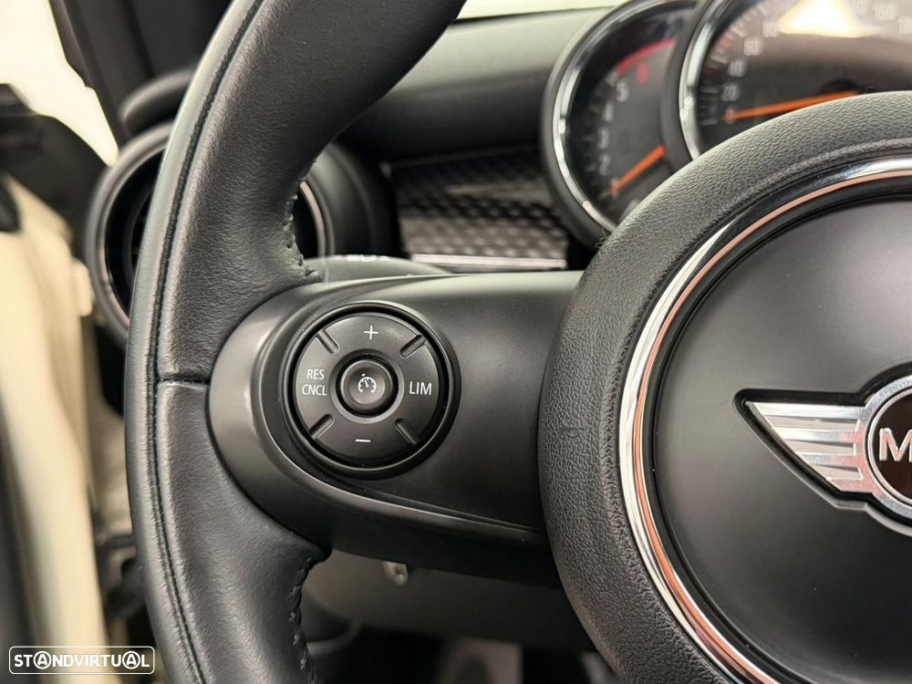 MINI 3 Portas Cooper SD - 18