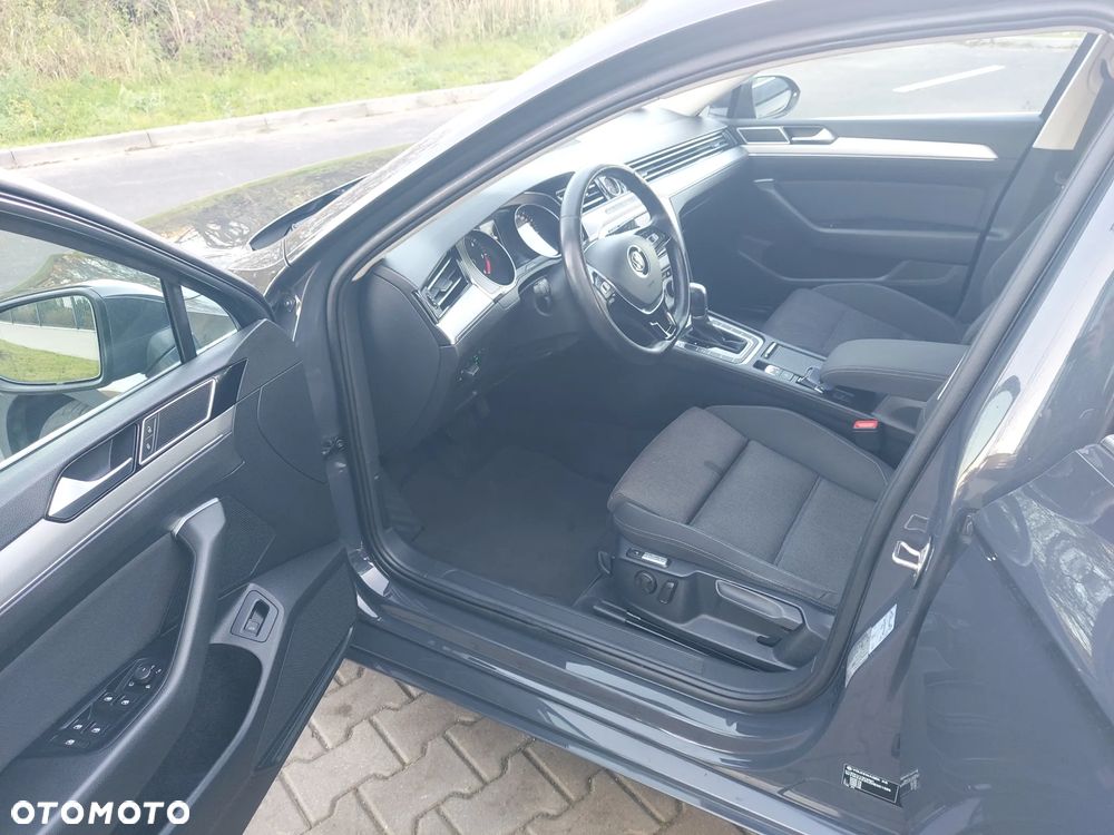 Volkswagen Passat - 14