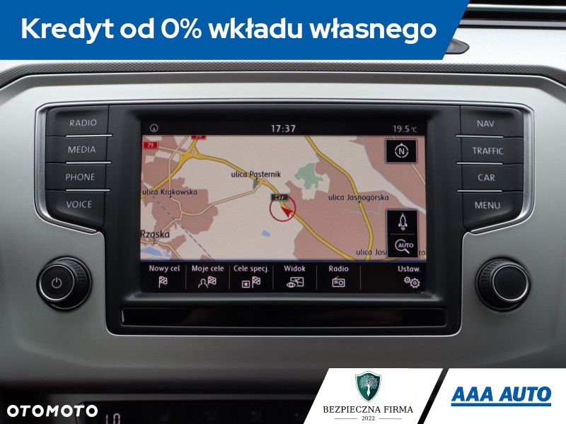 Volkswagen Passat - 13