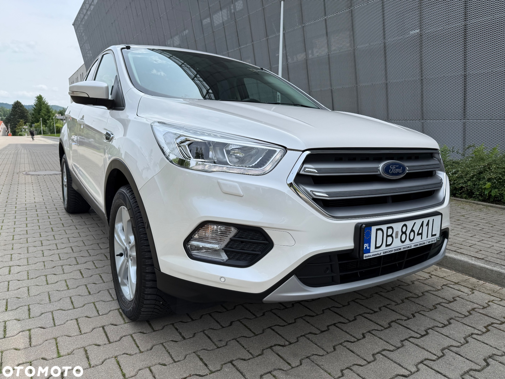 Ford Kuga 1.5 EcoBoost 2x4 Titanium - 3