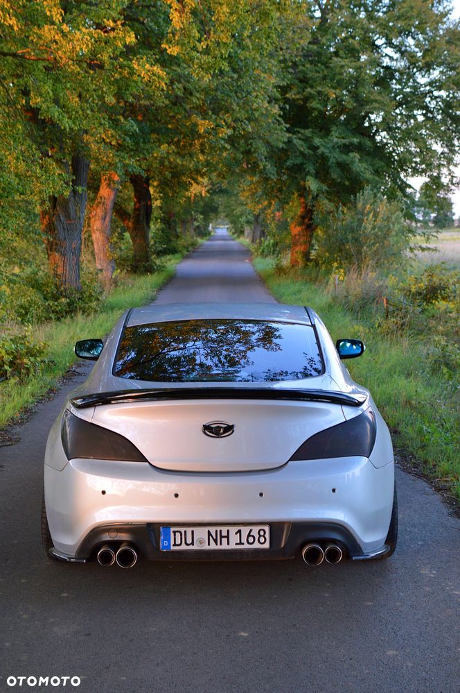 Hyundai Genesis Coupe - 8