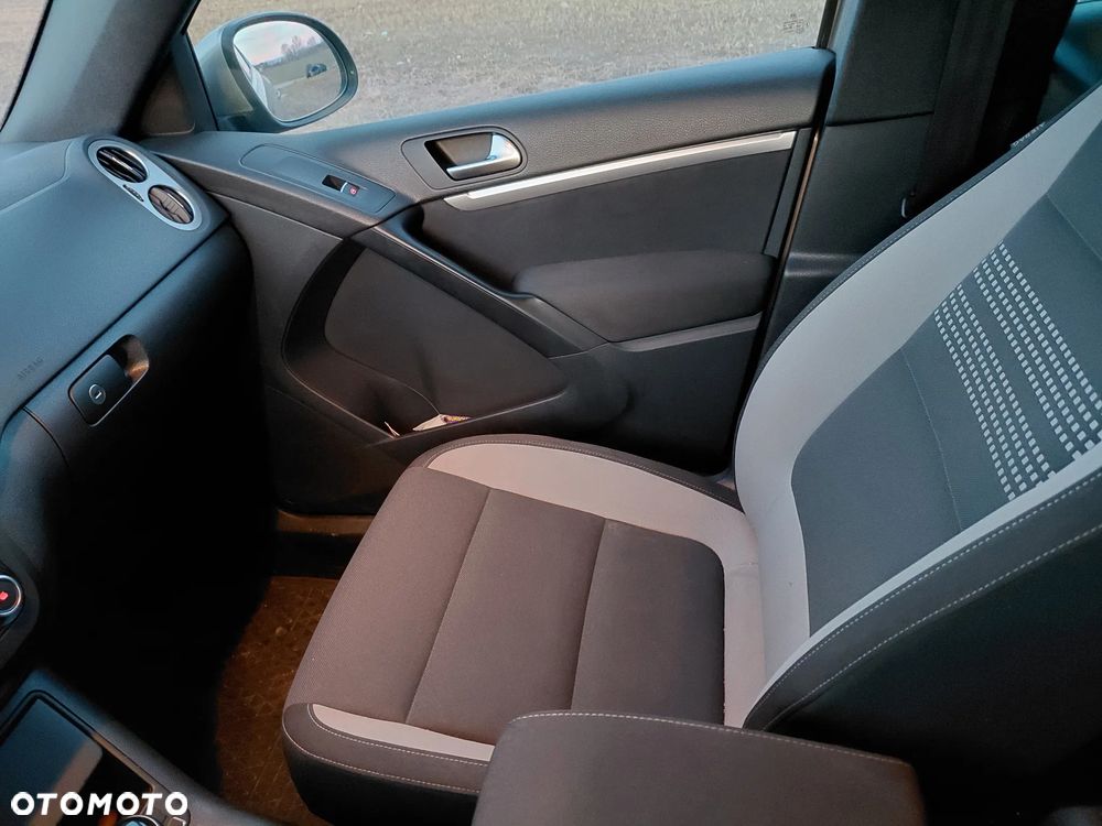 Volkswagen Tiguan 2.0 TDI DPF BlueMotion Technology Sport & Style - 12