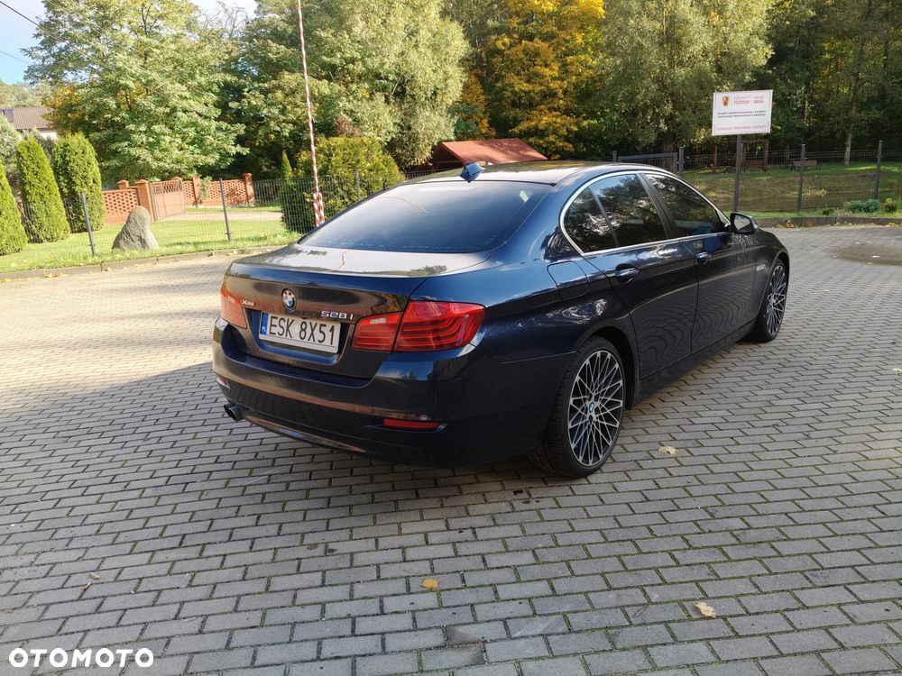 BMW Seria 5 528i xDrive Luxury Line - 5