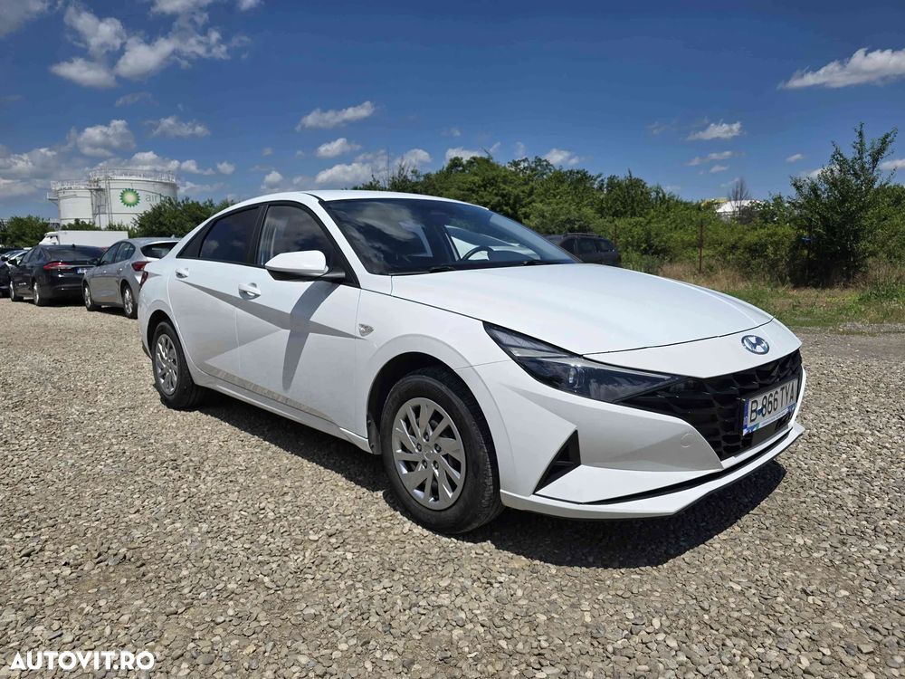 Hyundai Elantra - 3