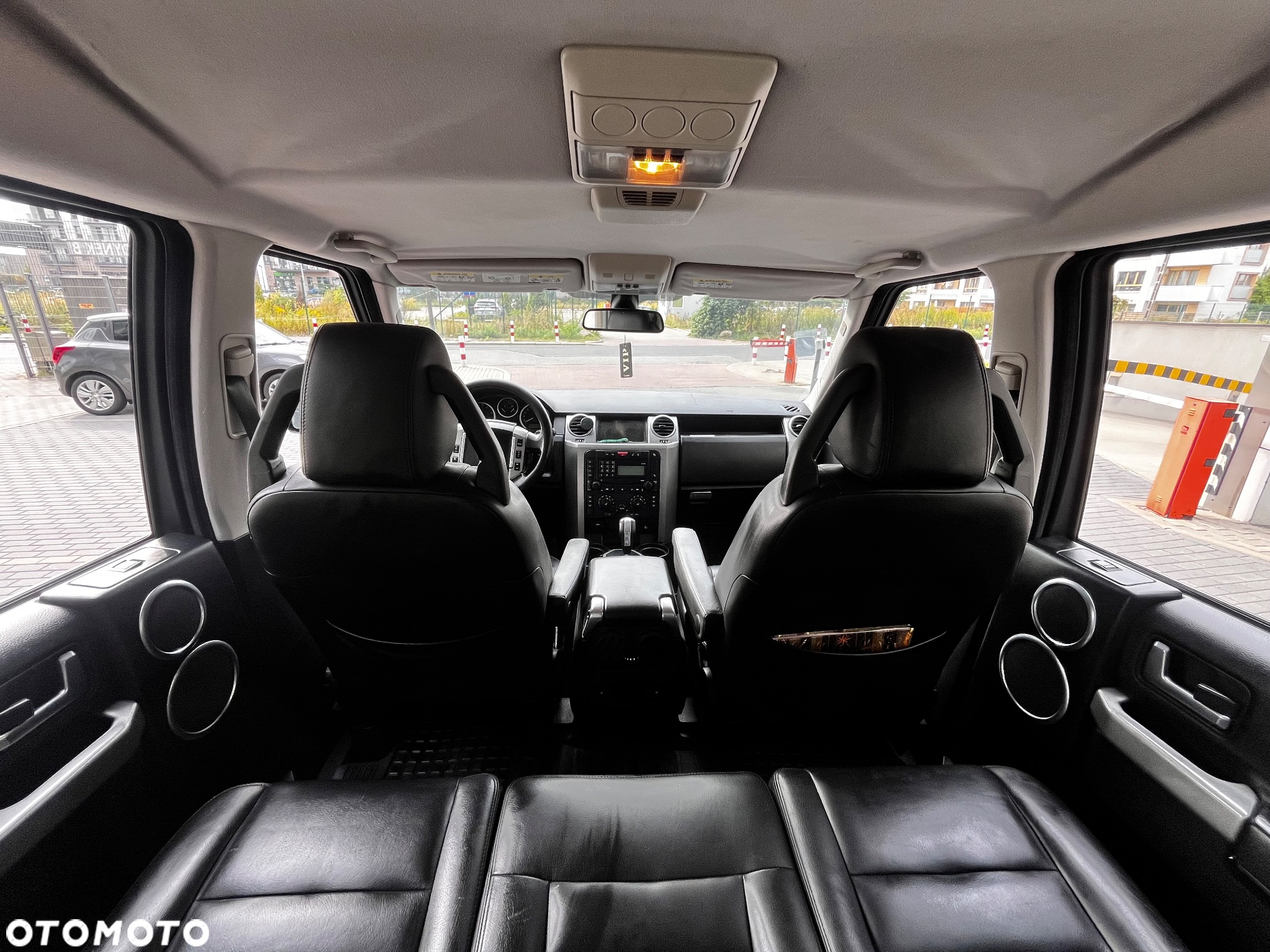 Land Rover Discovery IV 2.7D V6 SE - 34