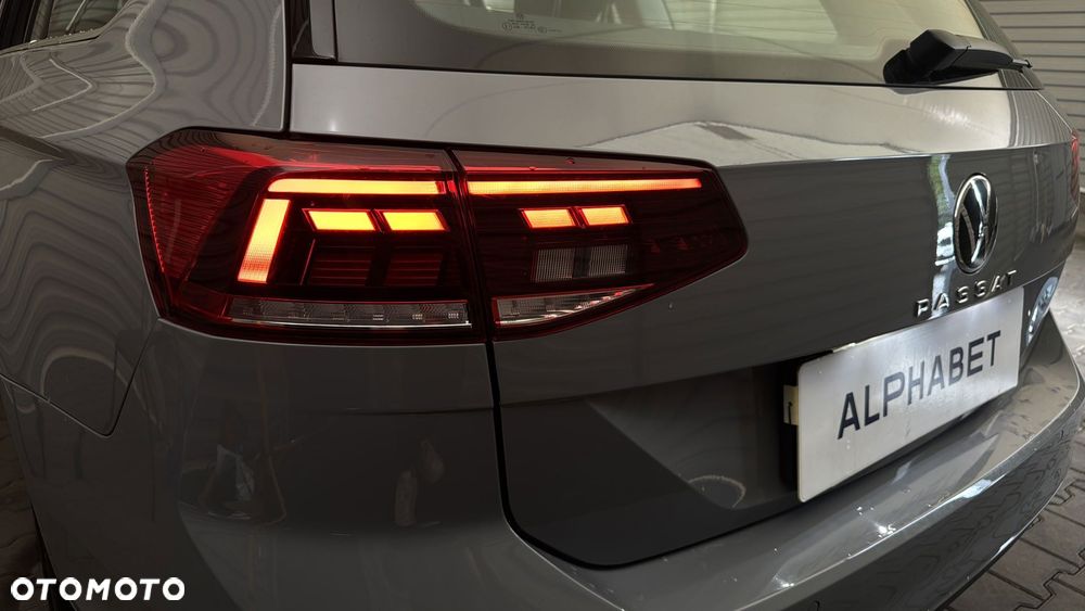 Volkswagen Passat - 32