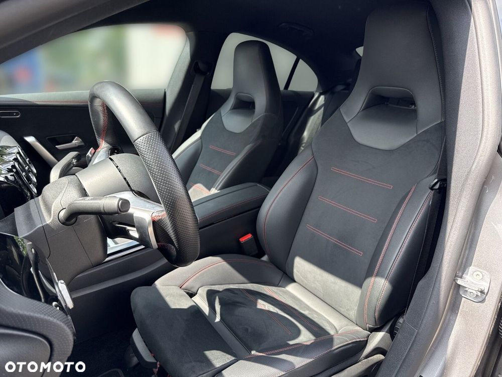 Mercedes-Benz CLA - 16
