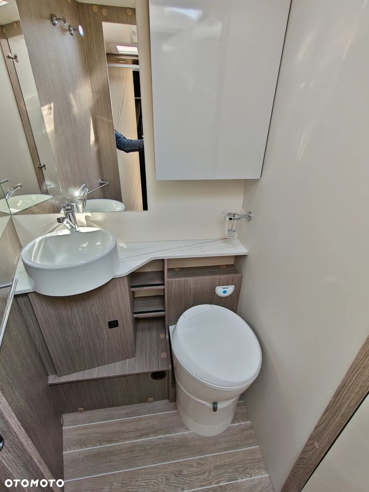 Roller Team ZEFIRO 267TL  OD RĘKI - EKSKLUZYWNY KAMPER Z ŁOŻEM MAŁŻEŃSKIM - KAMPERY RZESZÓW - 16