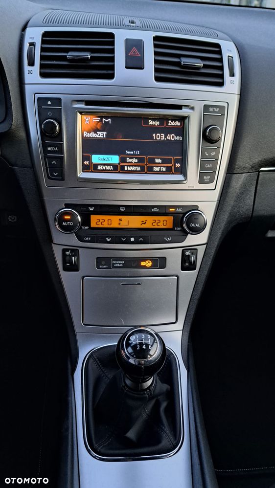 Toyota Avensis 1.8 Premium - 29