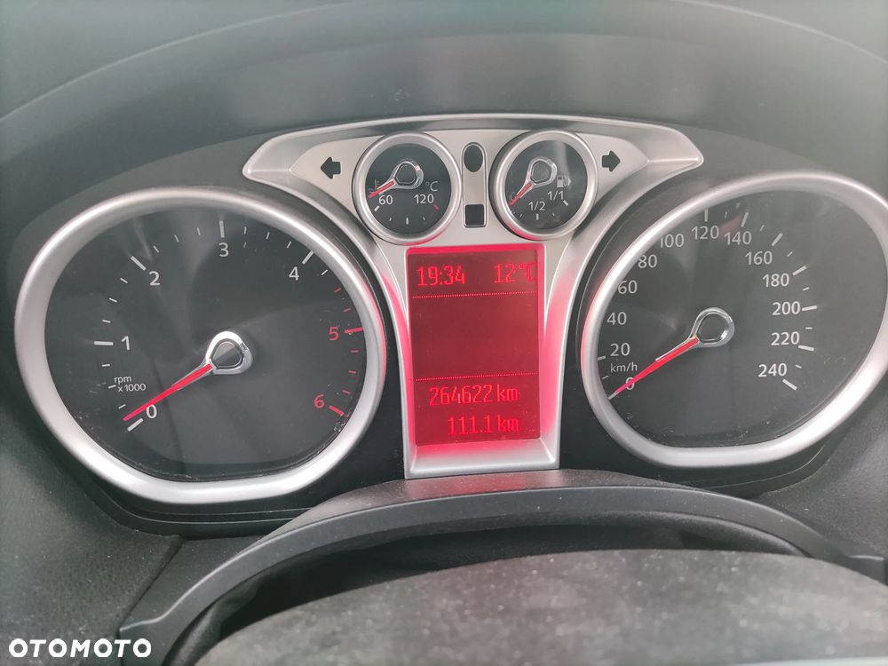 Ford Kuga 2.0 TDCi 2x4 Titanium - 22