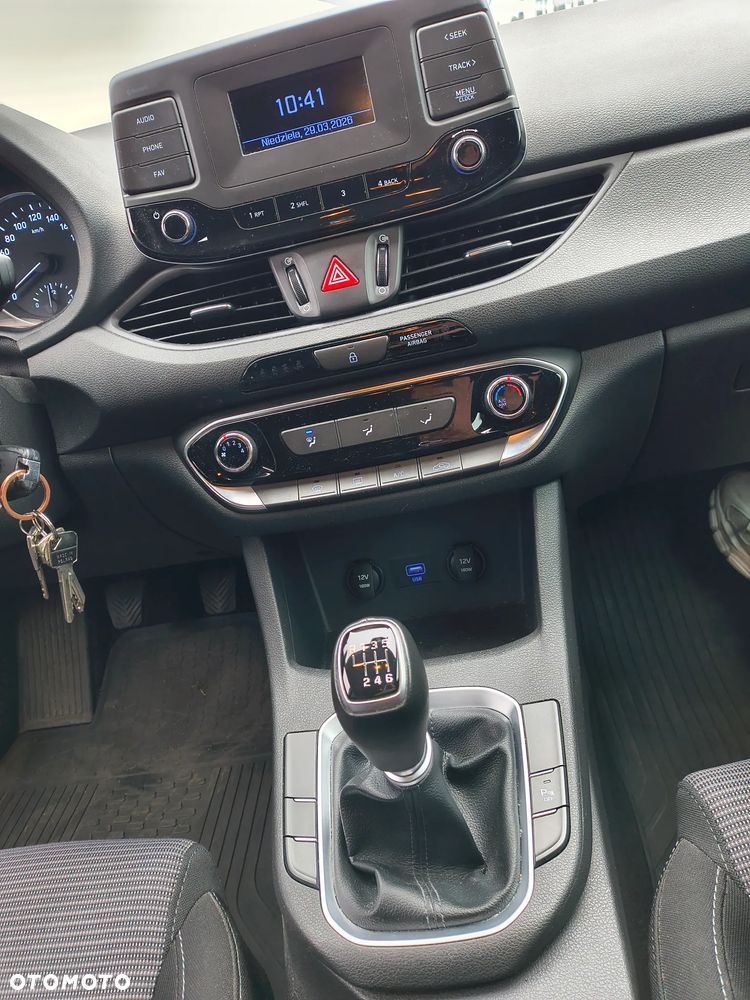 Hyundai i30 1.6 D Classic + - 30