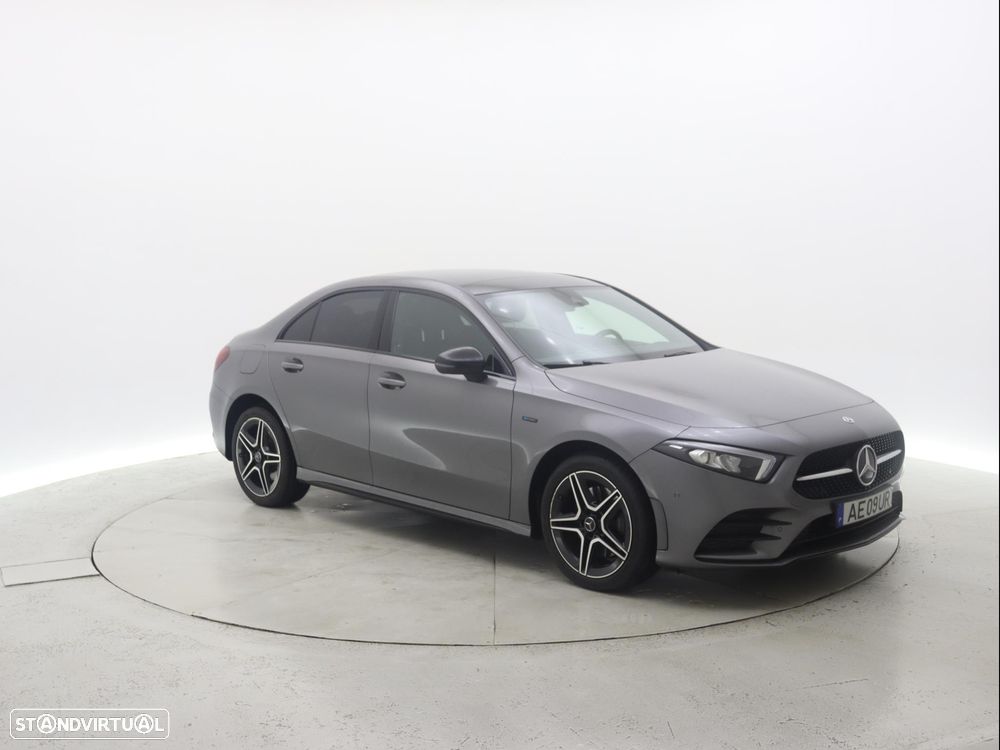 Mercedes-Benz A 250 e AMG Line - 10