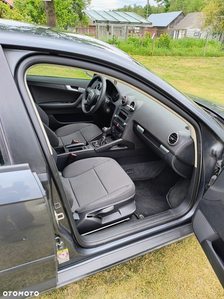 Audi A3 Sportback 1.9 TDI Attraction - 8