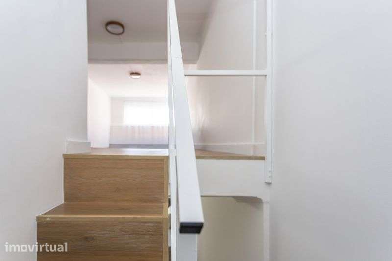 Vende se garagem tranformada em t1 - Grande imagem: 2/2