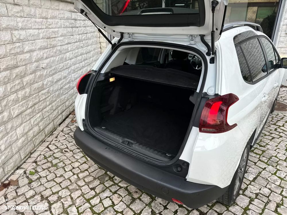 Peugeot 2008 1.2 PureTech Style - 11