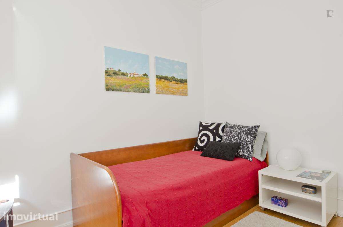 Quarto - localizado em Alameda Lisbon - Grande imagem: 2/14