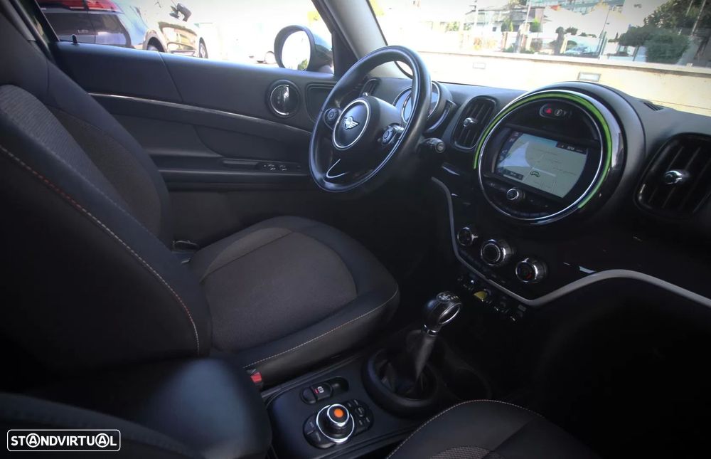 MINI Countryman Cooper SE ALL4 Auto - 32