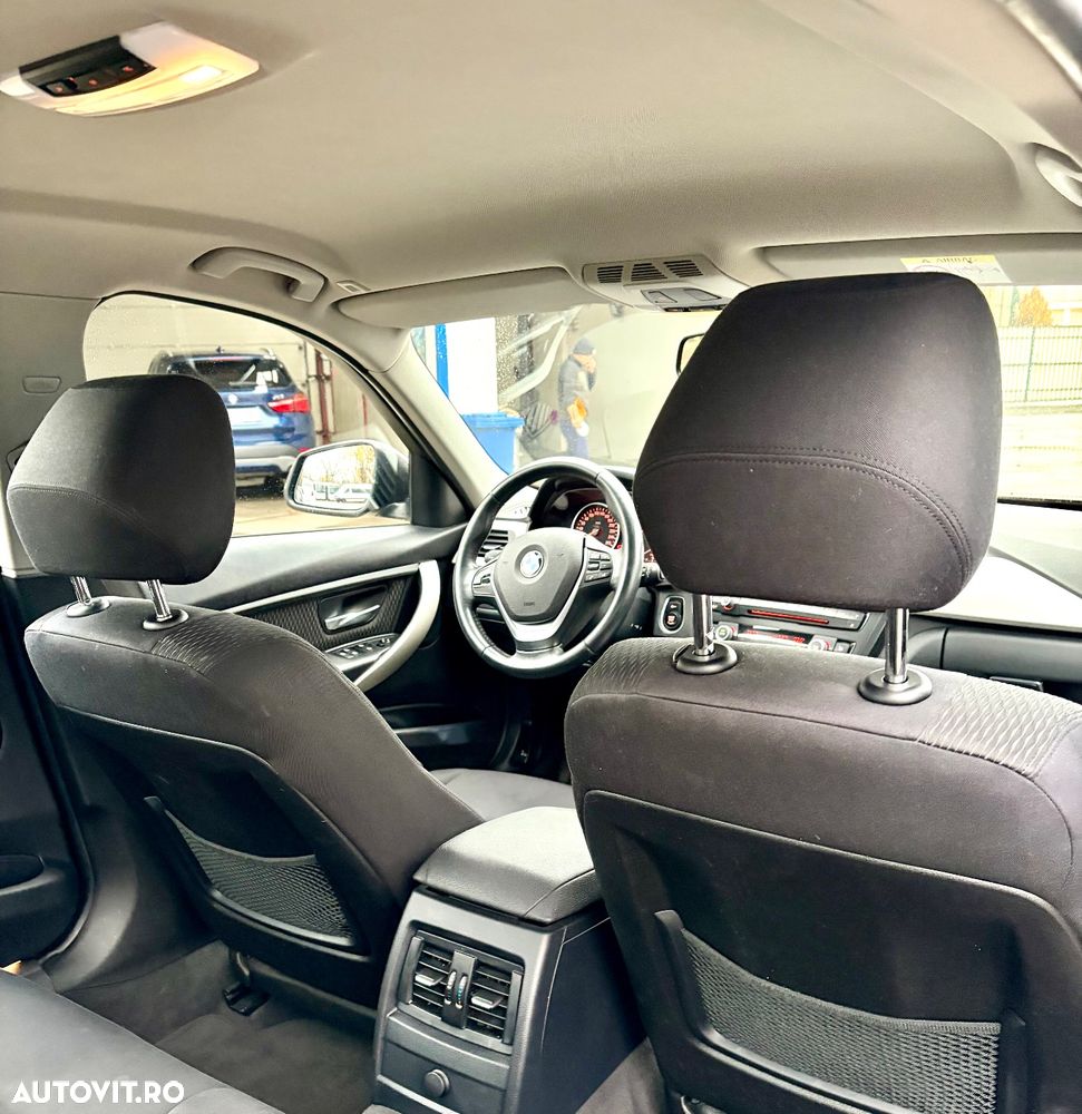 BMW Seria 3 318d Touring Aut. - 9